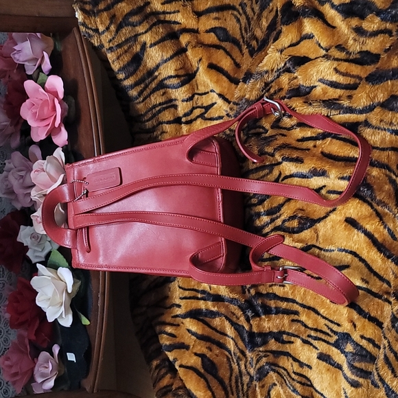 Vintage Leather Coach Red Daypack Backpack 9960 - Picture 2 of 15